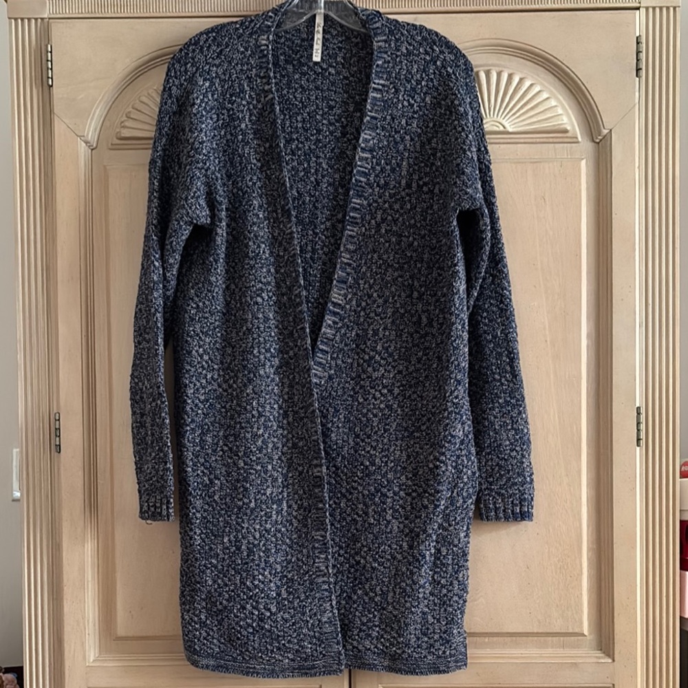 Leo & Nicole - Cozy Blue Knit Cardigan